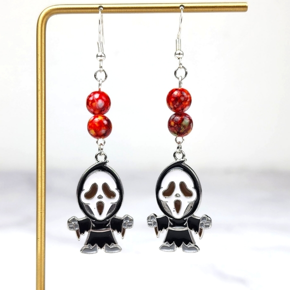🥳SALE🥳Halloween SCREAM dangles - Picture 2 of 9